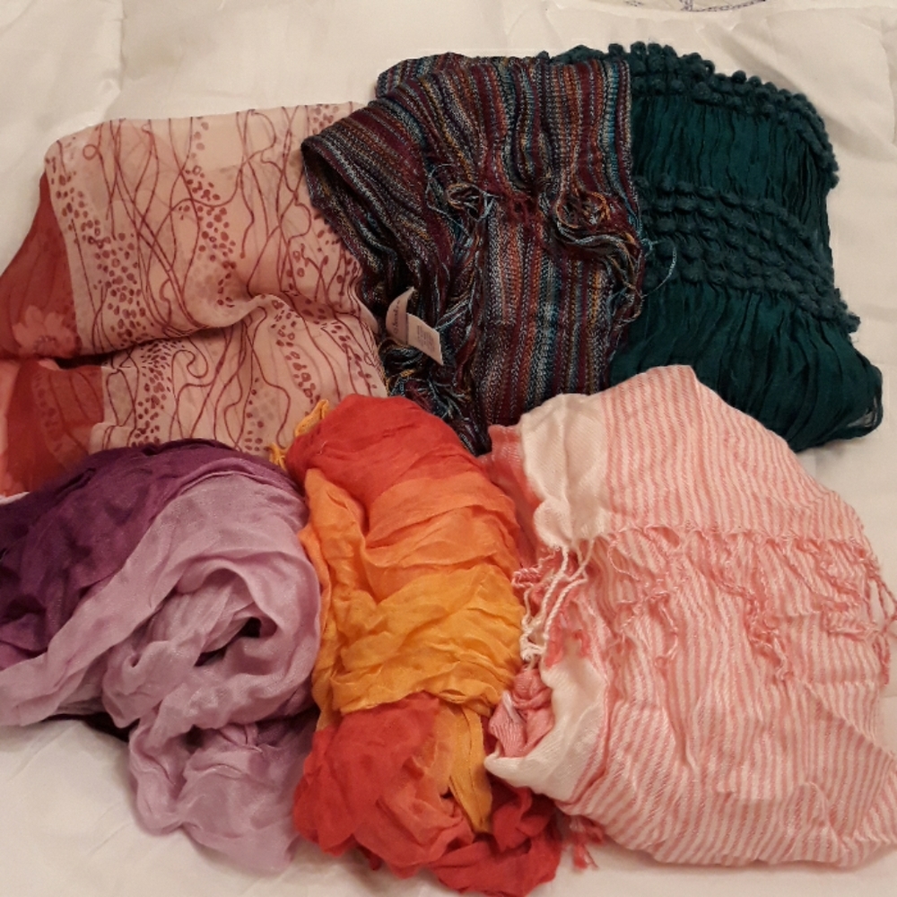 Bundle of 6 vibrate color scarves